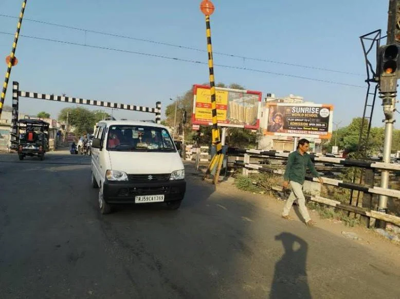 unipole at Nadi Ka Fatak Jhotwara Road, Jaipur