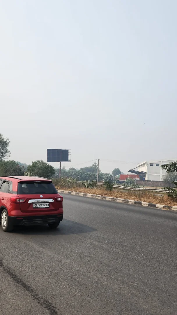 Hoarding at sangwari nh48, Dharuhera